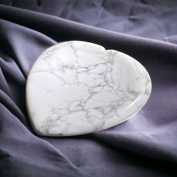 Heart Shaped Howlite Crystal Worry‎ Stone / Mini Bowl / Ring Holder (#2) - Picture 1 of 9